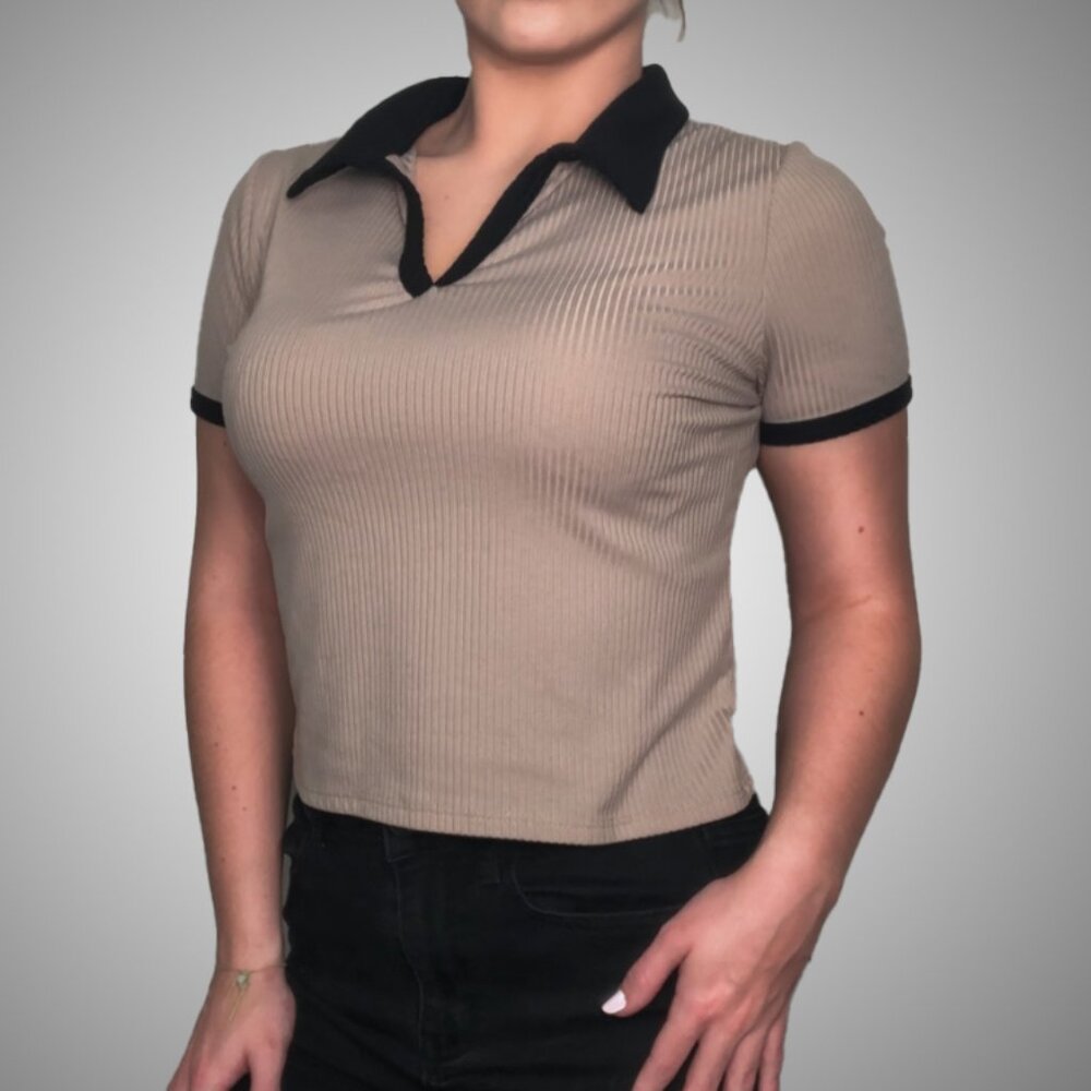 Trendy Cropped Tan Ribbed Shirt with Black Collar